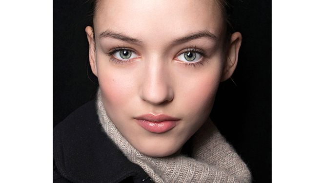 Try a soft and sweet makeup look for fall