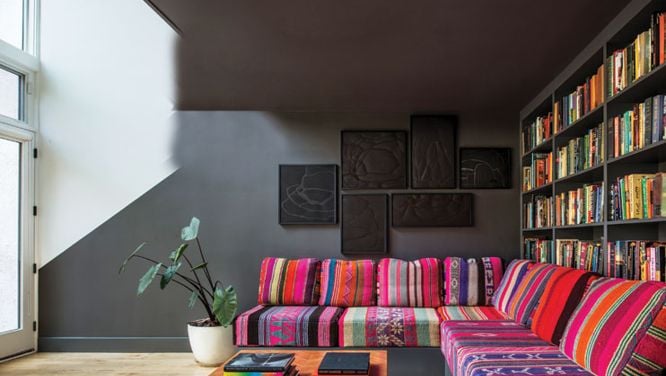 How to coordinate a show-stopping sofa