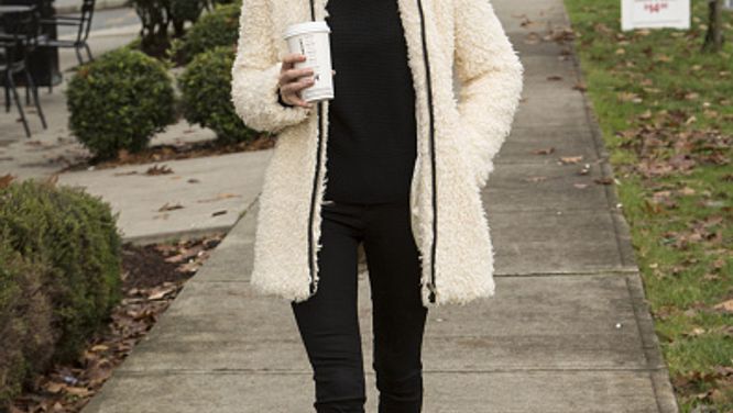 How to rock fun fur like Kate Bosworth