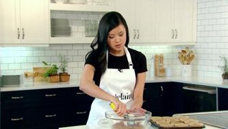 How to make perfectly shaped cupcakes and muffins