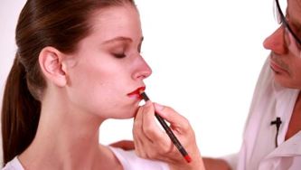 Makeup tutorial: How to get the perfect red lip