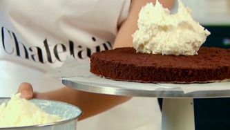 How to ice a layer cake