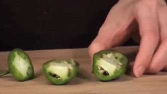 Easiest way to deseed a jalapeno pepper