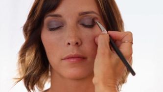 Beauty minute: How to master the smoky eye