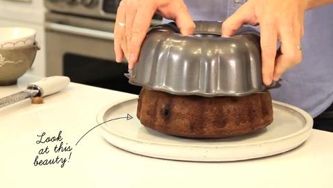 Jamie Oliver visits the Chatelaine Kitchen, powered by GE Café