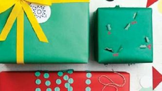 How to make your own holly wrapping paper