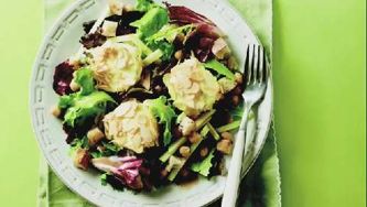 Baked goat cheese and apple salad