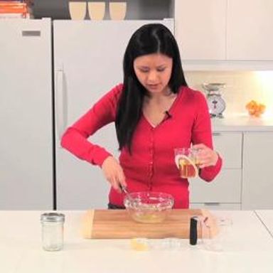 How to make a simple vinaigrette