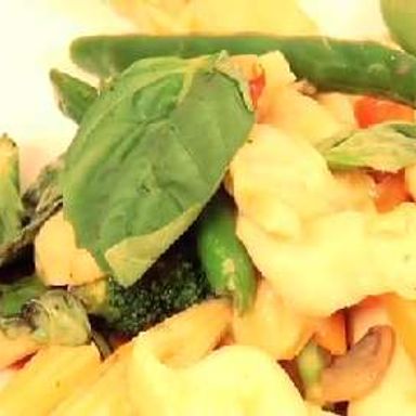 How to make basil chicken with mixed Asian vegetables