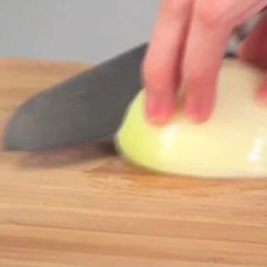 How to dice an onion