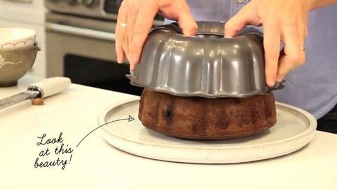 Jamie Oliver visits the Chatelaine Kitchen, powered by GE Café