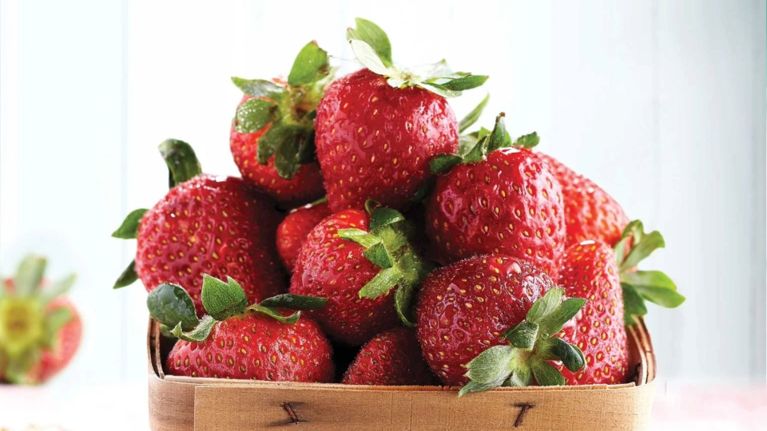 Box of fresh strawberries: strawberry recipes for summer