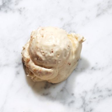 Toasted marshmallow ice cream