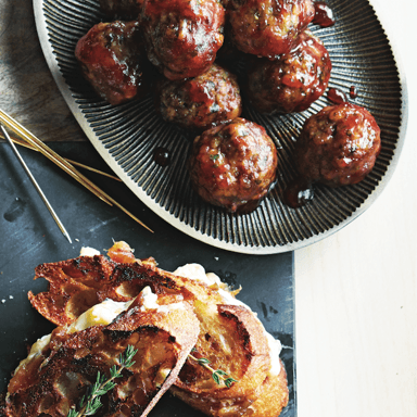 Chatelaine Quickies: Cranberry-Glazed Meatballs