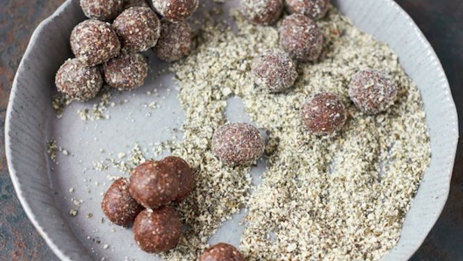 Jamie Oliver's Date, Cocoa And Pumpkin Seed Energy Balls