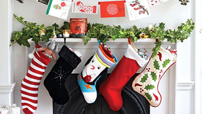 How to style your holiday mantle like a pro