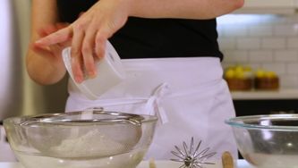 Baking school: How to measure ingredients accurately
