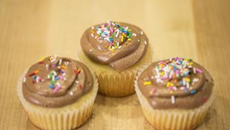 Baking school: How to make easy chocolate icing