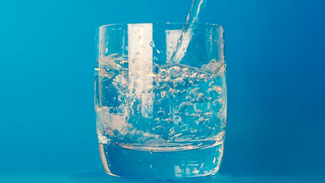 I Drank A Ton Of Water For A Month To See If I'd Turn Into A Supermodel