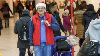 As Canadians go cash-free, Salvation Army says donations are suffering