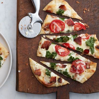 BLT Naan Pizza