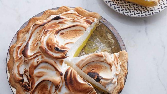 Chatelaine Basics: How to blind bake a pie shell