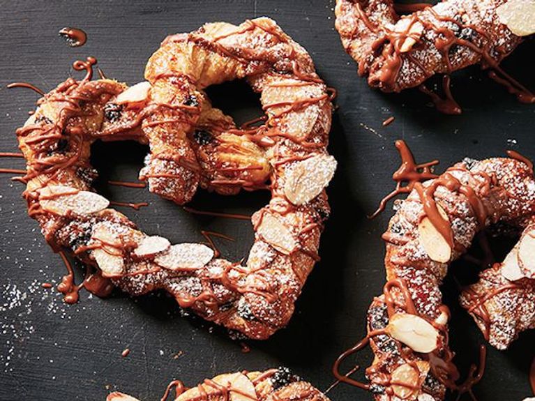 Easy-to-make chocolate cretzels are the love child of croissants and pretzels