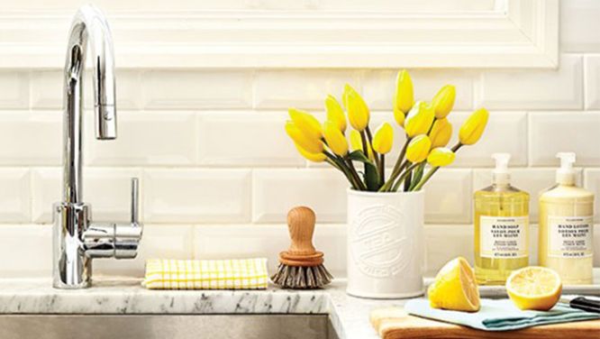 12 Ways To Use Vinegar For A Cheap (And Green) Clean