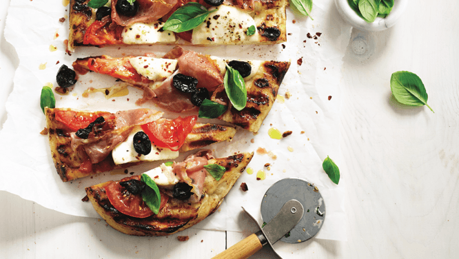 This 10-minute grilled pizza recipe is the pizza of your dreams