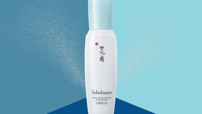 We Tried It: The Best Facial Mists to Spritz on this Summer (And How to Use Them)