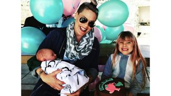 17 Times Pink Got Real About Motherhood: 'Quick Nap Here While This IPad Babysits'