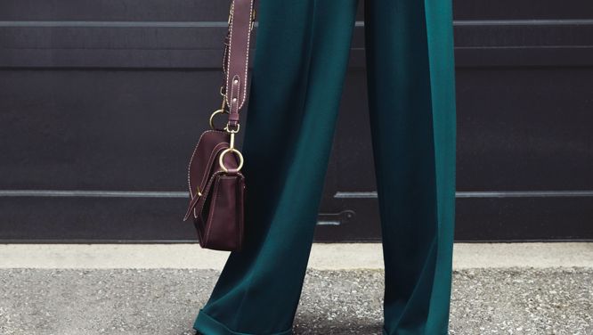 How To Wear The Wide-Leg Pants Trend If You're Petite