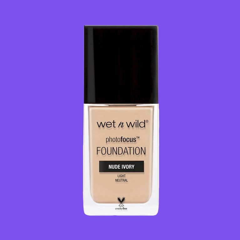 Drugstore beauty Review: Wet n Wild photo focus foundation