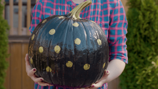 Spruce Up Your Front Porch For Fall In 4 Easy Steps