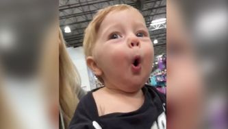 Watch This Insanely Cute Baby See Christmas Decorations For The First Time