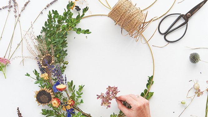 How To Make A Gorgeous Floral Wreath That You Can Hang All Year Round