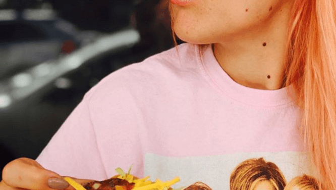 Busy Philipps's Friends T-Shirt Is Everything You've Always Wanted In A Shirt