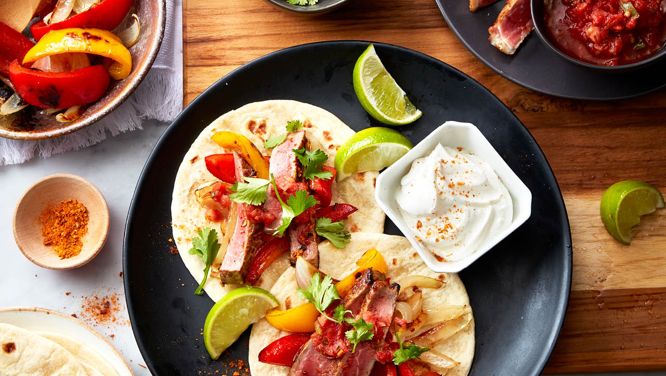 Sheet pan steak fajitas