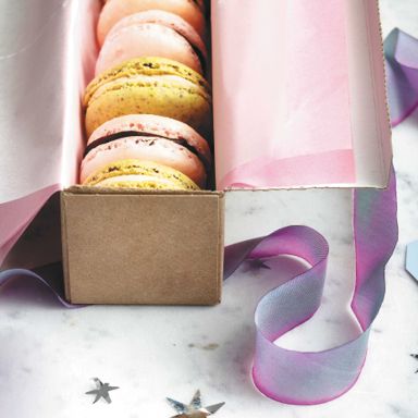 Raspberry-Chocolate-Ganache Macarons