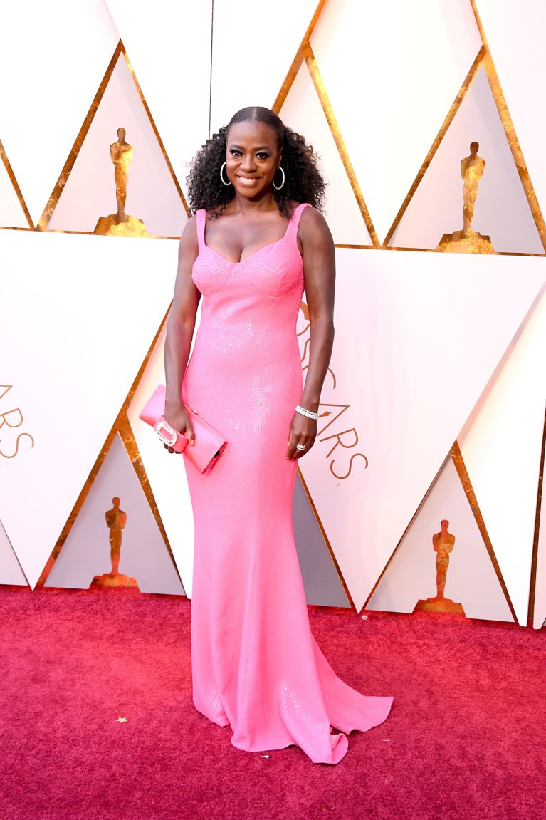 Viola Davis wears a pink gown on the Oscars 2018 red carpet.