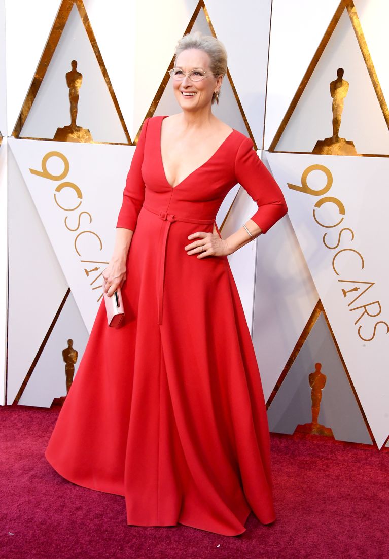 Meryl Streep wears red on the Oscars 2018 red carpet.