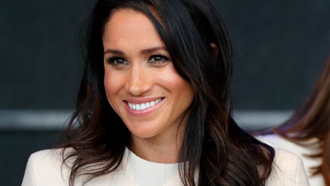 How To Get Meghan Markle's Signature Soft Waves