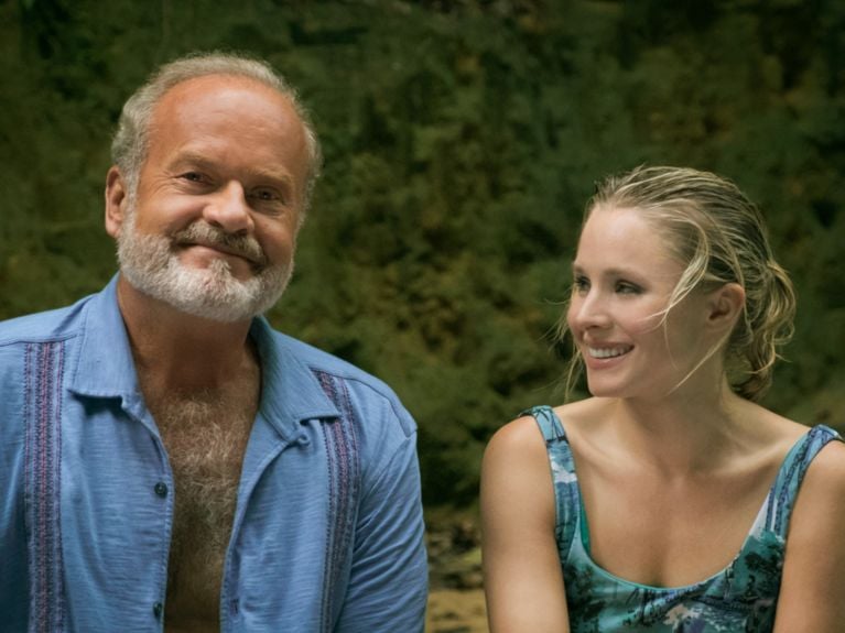 netflix-canada-august-2018-The-Guernsey-Literary-And-Potato-Peel-Pie-Society-743x545
