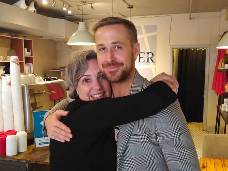Ryan Gosling Toronto Cafe - Ryan at Grinder Coffee with the owner