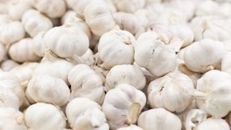 The Best Way To Mince Garlic Without A Garlic Press