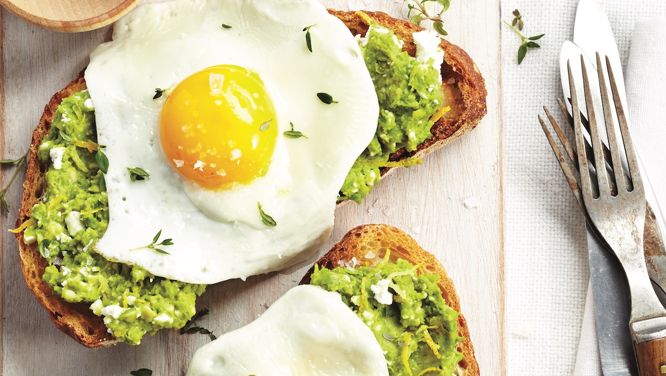 10 Foods That Are Better With An Egg On Top