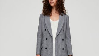 5 Wardrobe Essentials Everyone Should Have In Their Closet
