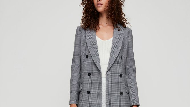 5 Wardrobe Essentials Everyone Should Have In Their Closet