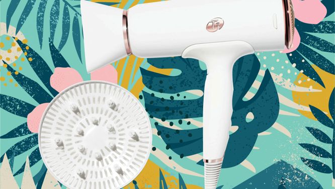 We Tried It: The Best Diffusers To Blow-Dry Curly Hair