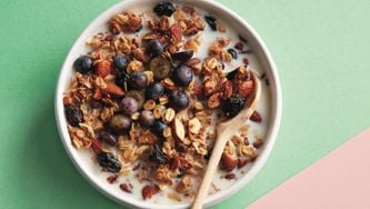 Slow Cooker Almond And Cherry Granola